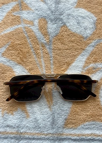 Prada Unisex Altın Desenli Güneş Gözlüğü - Görsel 3