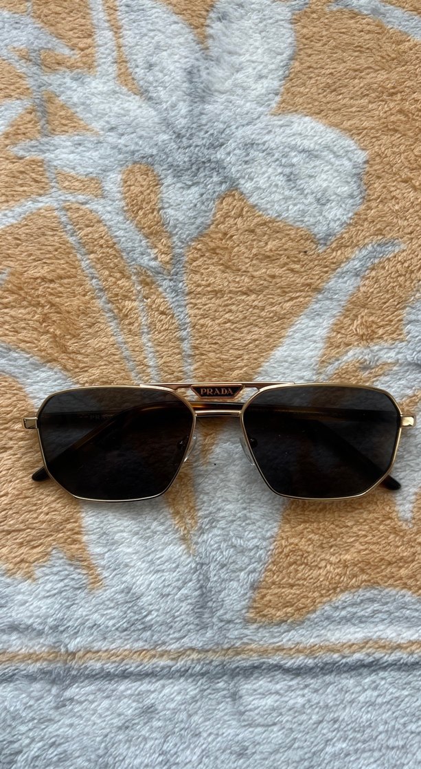 Prada Unisex Altın Desenli Güneş Gözlüğü - Görsel 2