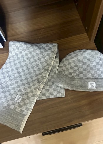 Louis Vuitton 12+ Yaş, > 23 cm