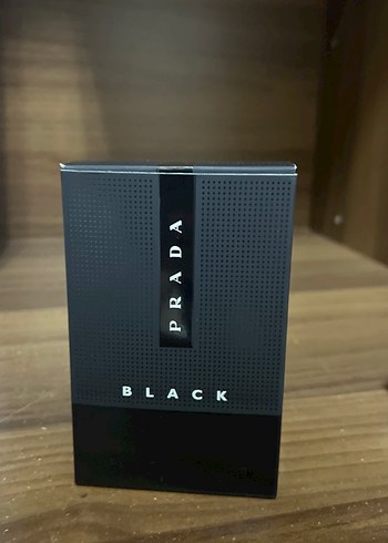 Prada Black Erkek Parfümü - Görsel 4