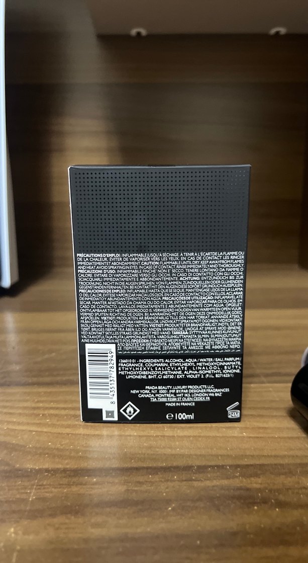 Prada Black Erkek Parfümü - Görsel 5