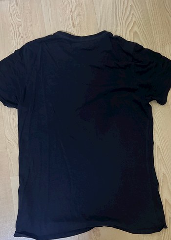 Guess Siyah Baskılı Unisex Tişört Orijinal M beden - Görsel 3