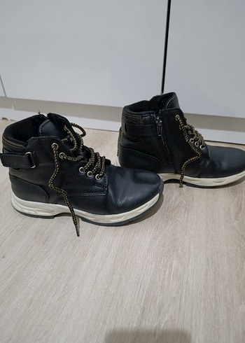 Polaris Erkek Çocuk Siyah Bağcıklı Bot