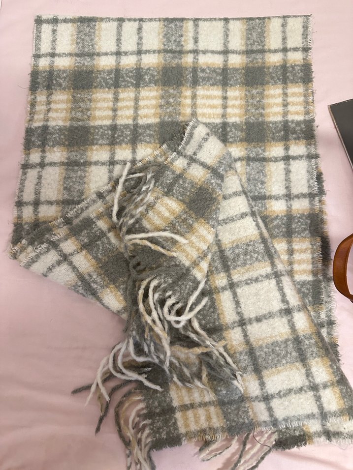 Gri Ekose Desenli Yumuşak Atkı. - Görsel 2