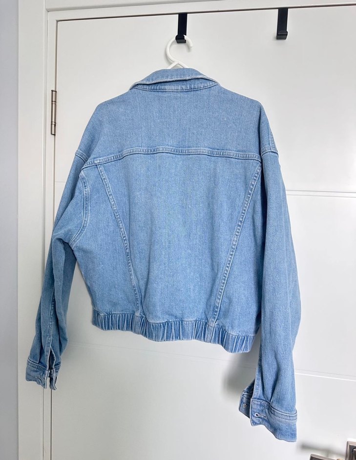 Kadın Mavi Düğmeli Kısa Denim Ceket - Görsel 2