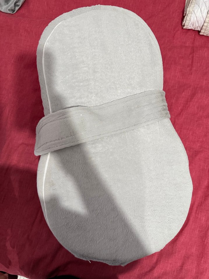 Gri ve Beyaz ilk yatağım - Görsel 4