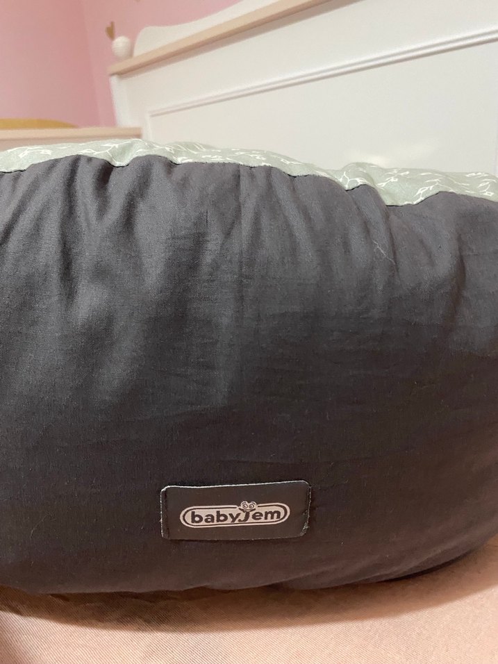 Gri Desenli Bebek Taşıma Minderi - Görsel 2