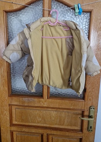 Bej Kapüşonlu Düğmeli Kız Çocuk Mont - Görsel 3