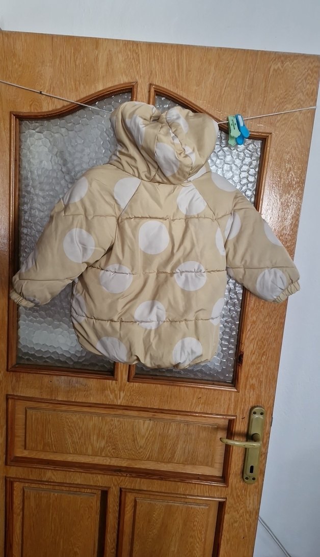 Bej Kapüşonlu Düğmeli Kız Çocuk Mont - Görsel 2