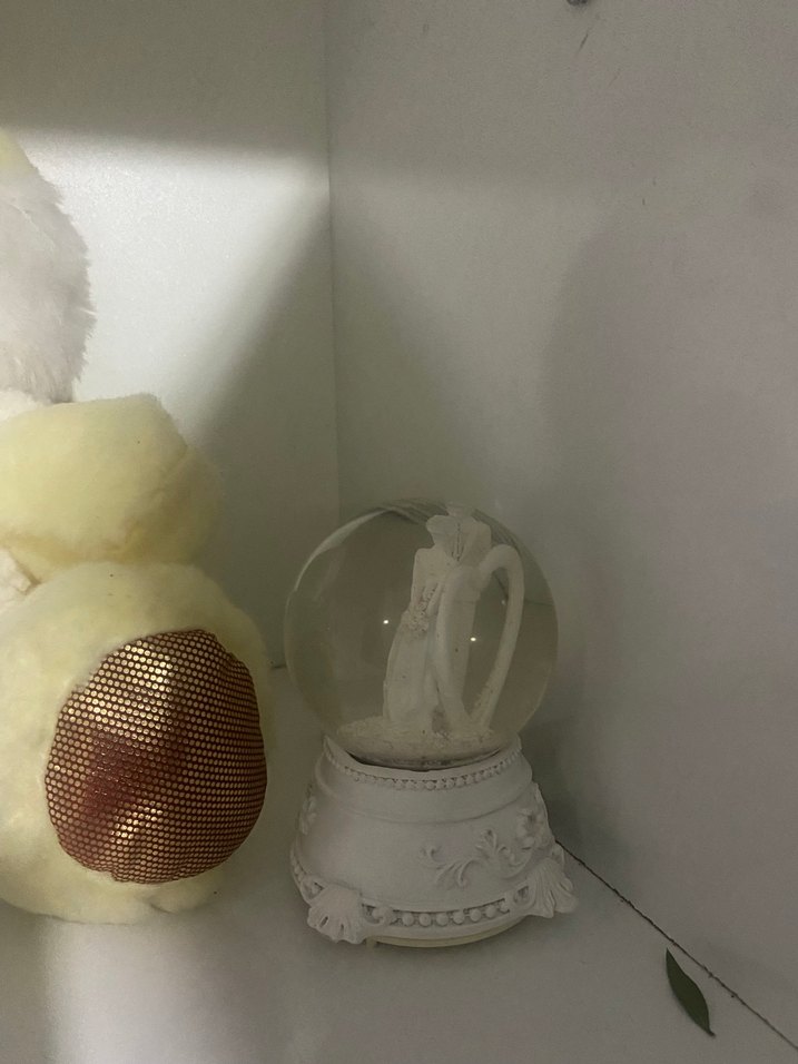 Gri Beyaz Kar Küresi Figürin - Görsel 2