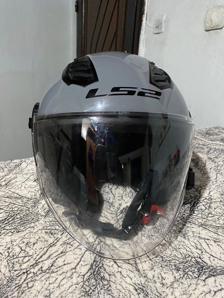 Gri LS2 Motosiklet Kaskı - Görsel 2