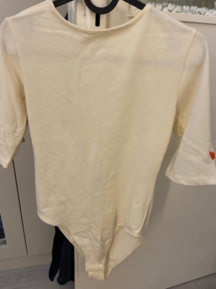 Kalp İşlemeli Beyaz ctcıtlı bluz - Görsel 5