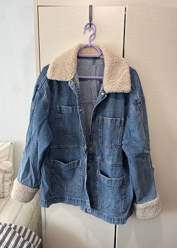 Peluş Detaylı Mavi Kadın Denim Ceket