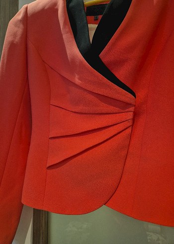 38 Beden kırmızı Renk Kısa Kesim Nar çiçeği Kadın Blazer Ceket