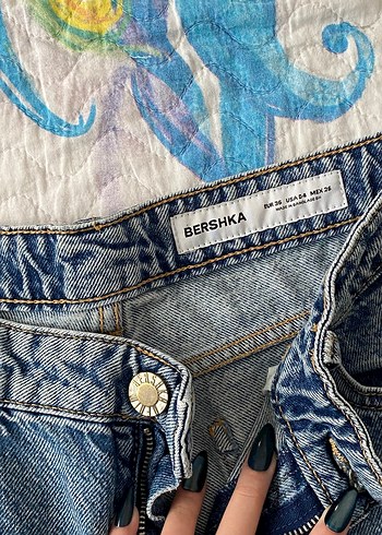 36 Beden mavi Renk bershka jean