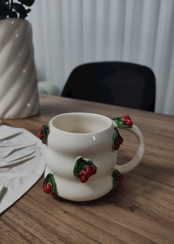 Kiraz detaylı beyaz seramik kupa - Görsel 4