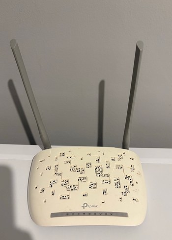 Beyaz ve Gri TP-Link Kablosuz Router - Görsel 2