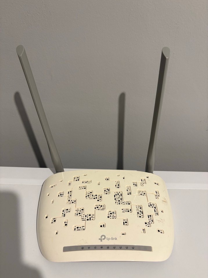 Beyaz ve Gri TP-Link Kablosuz Router - Görsel 2