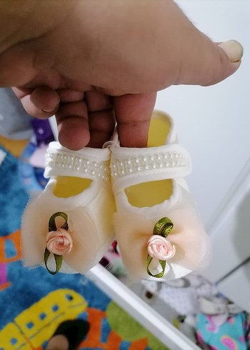 Kız Çocuk Beyaz Fiyonklu Çiçekli Bot