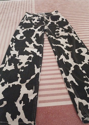 Diğer Kadın Zebra Desenli Dar Kesim Kumaş Pantolon