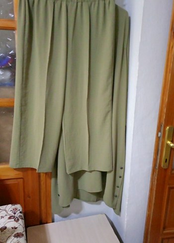 Düğmeli V Yakalı Uzun Kadın Tunik - Görsel 3