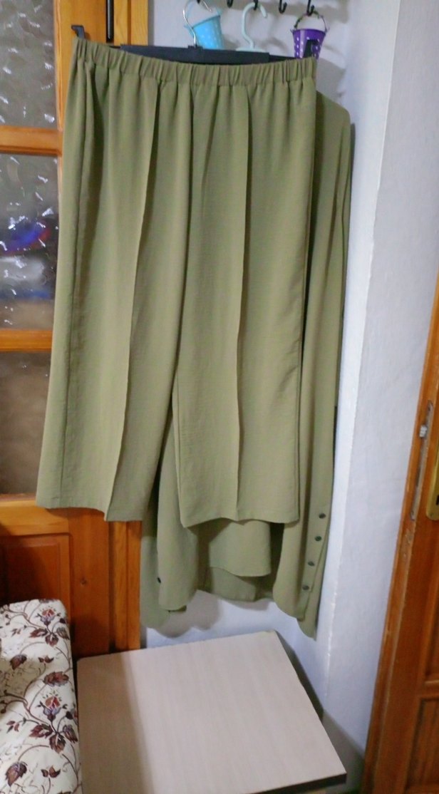 Düğmeli V Yakalı Uzun Kadın Tunik - Görsel 4