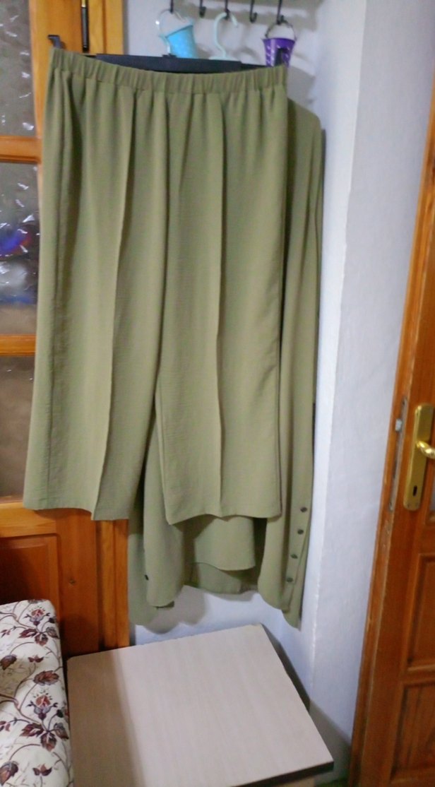 Düğmeli V Yakalı Uzun Kadın Tunik - Görsel 3