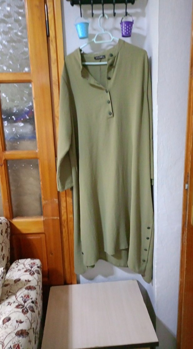 Düğmeli V Yakalı Uzun Kadın Tunik - Görsel 2