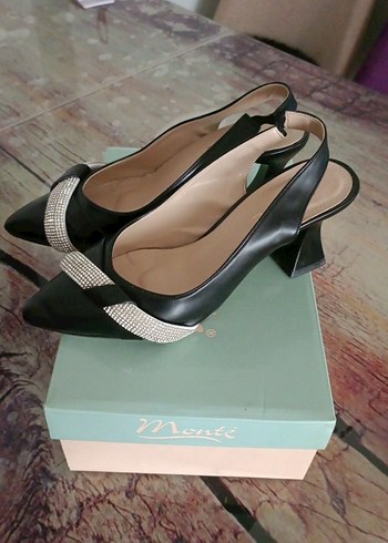 Siyah Rugan Tokalı Stiletto Kadın Topuklu Ayakkabı - Görsel 3