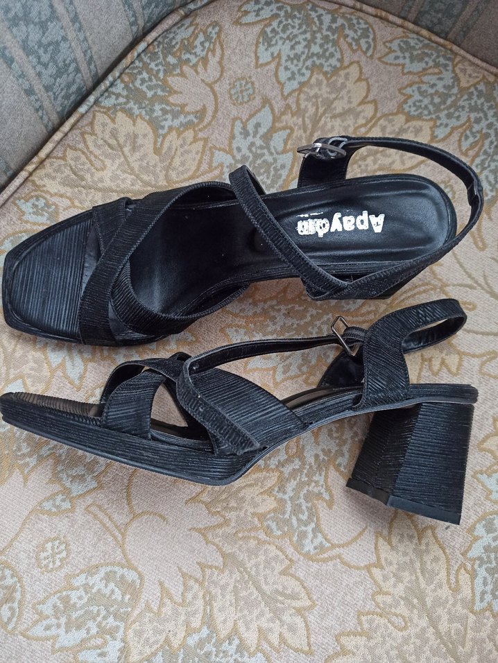 Topuklu ayakkabı - Görsel 4