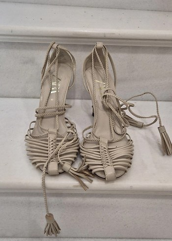 Zara Bej Deri Stiletto Topuklu Kadın Ayakkabı