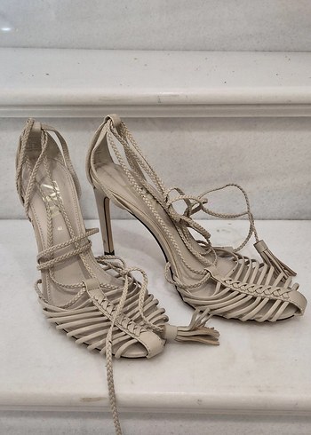 Bej Deri Stiletto Topuklu Kadın Ayakkabı