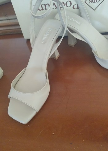 bej Stiletto Topuklu Kadın Abiye Ayakkabı - Görsel 3