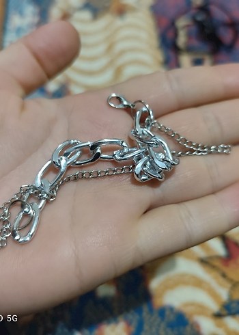 Gri Zincir Detaylı Kadın El Zinciri - Görsel 2