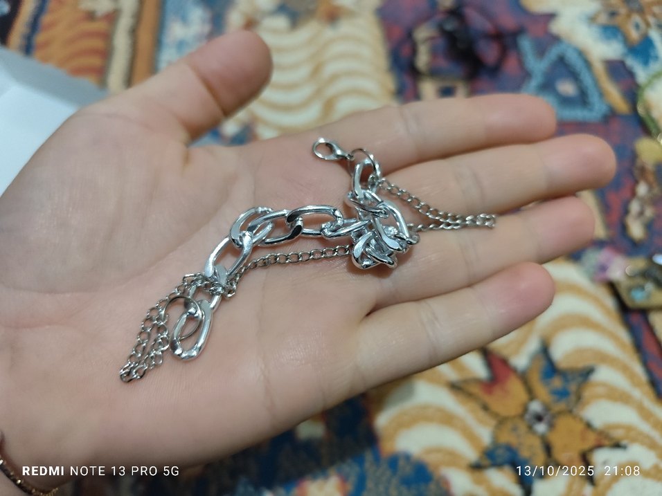 Gri Zincir Detaylı Kadın El Zinciri - Görsel 2