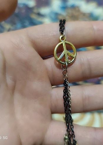 Zincir Detaylı Gold Barış Sembolü Bileklik - Görsel 4