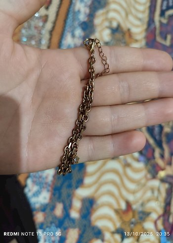 Zincir Detaylı Parlak Altın Bileklik - Görsel 3