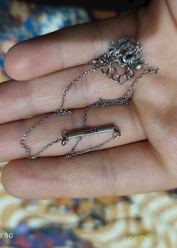 Gri Zincir Detaylı love Yazılı Kadın Kolye - Görsel 2