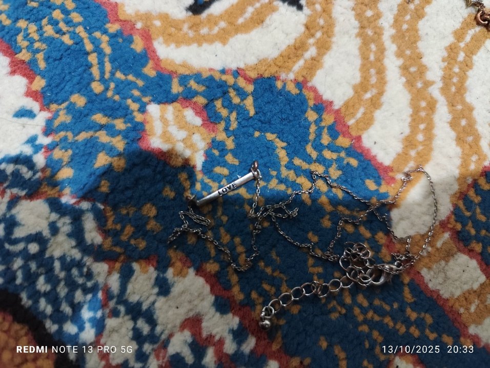 Gri Zincir Detaylı love Yazılı Kadın Kolye - Görsel 3