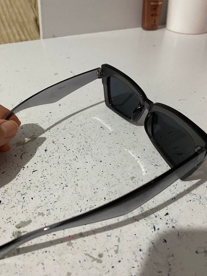 Şeffaf Gri Gotik Kadın Güneş Gözlüğü - Görsel 2