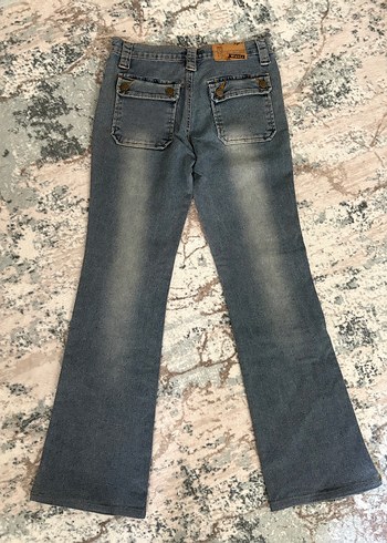 27 Beden mavi Renk y2k vintage zımba detaylı jean