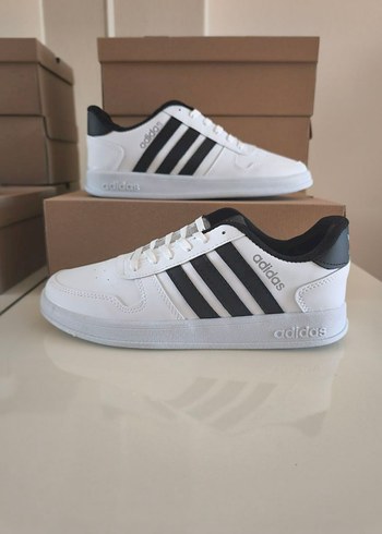 42 Beden Adidas Neo Spor Ayakkabı