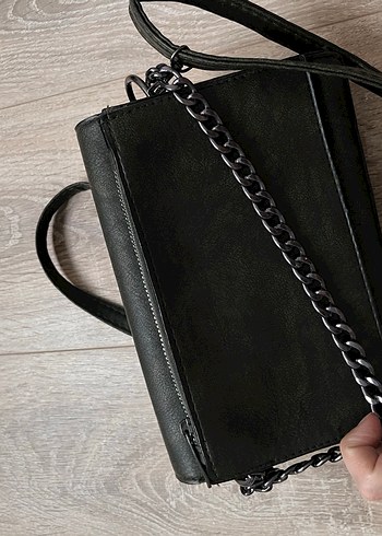 Zincir Detaylı Siyah Deri Çanta - Görsel 6