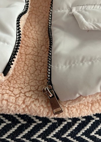 Kız Çocuk Kapüşonlu İçi Kürklü Şişme Yelek - Görsel 4