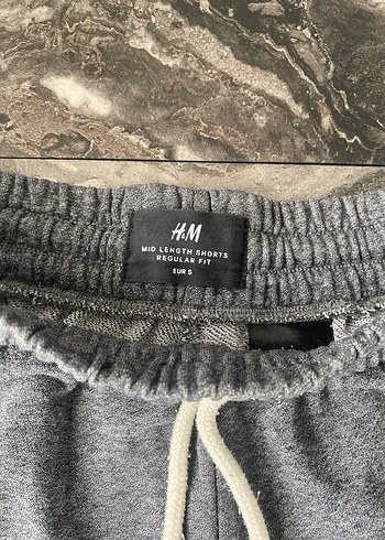 H&M Gri Pamuklu Rahat Mini Şort