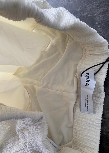 Bershka Kadın Beyaz Keten Pilili Rahat Pantolon