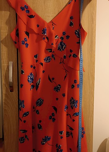 Kırmızı Çiçekli Volanlı Midi Elbise - Görsel 2