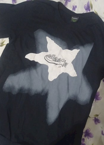 yıldız desenli siyah tişört - Görsel 4