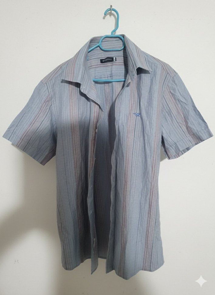Crispino markasına ait, çizgili bir erkek gömleğidir. - Görsel 2