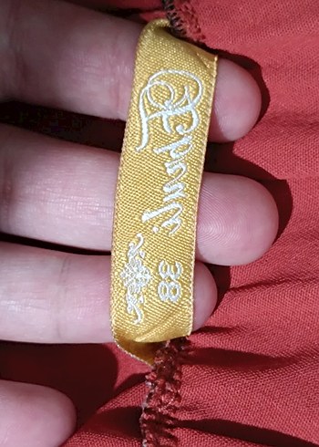 Kadın beli lastikli ve geniş paçalı bir Pantolon modelidir. - Görsel 3